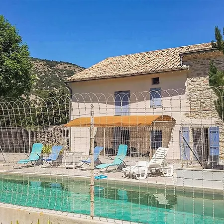 Lovely In With Kitchen Holiday home *
